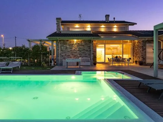 Villa prefabbricata monofamiliare in legno lamellare - Rimini