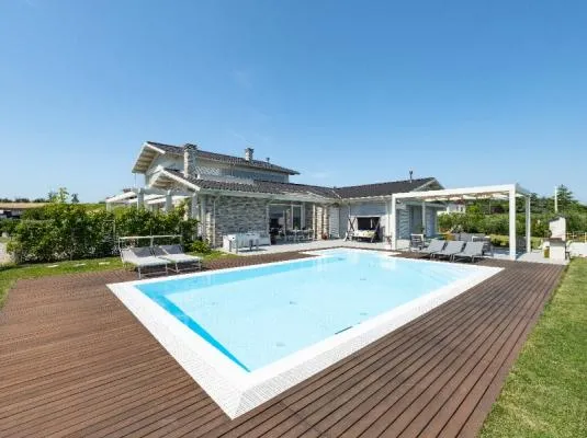 Villa prefabbricata monofamiliare in legno lamellare - Rimini