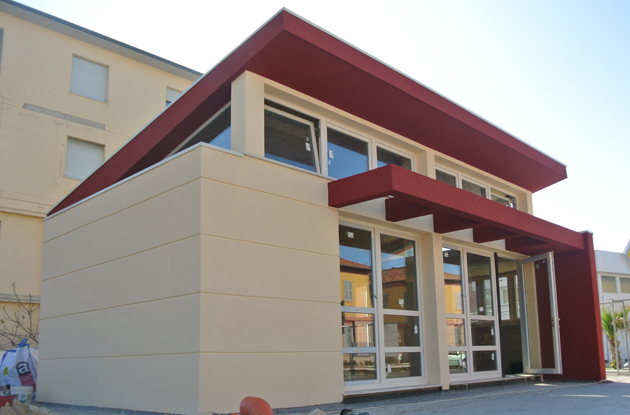 Casa in legno per attività commerciale