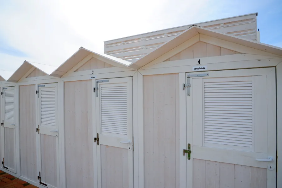 spogliatoi e strutture turistiche prefabbricate in legno