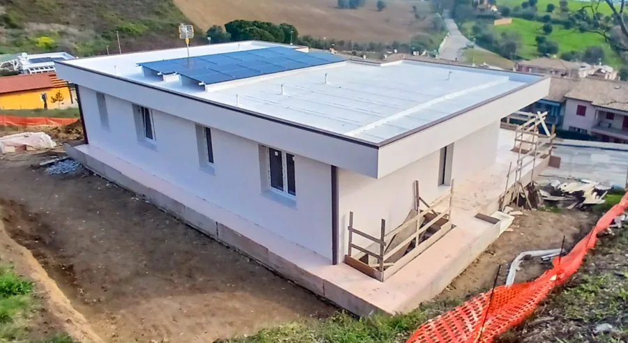 Rapidità costruttiva per la nuova casa monofamiliare in legno – Loreto (AN)